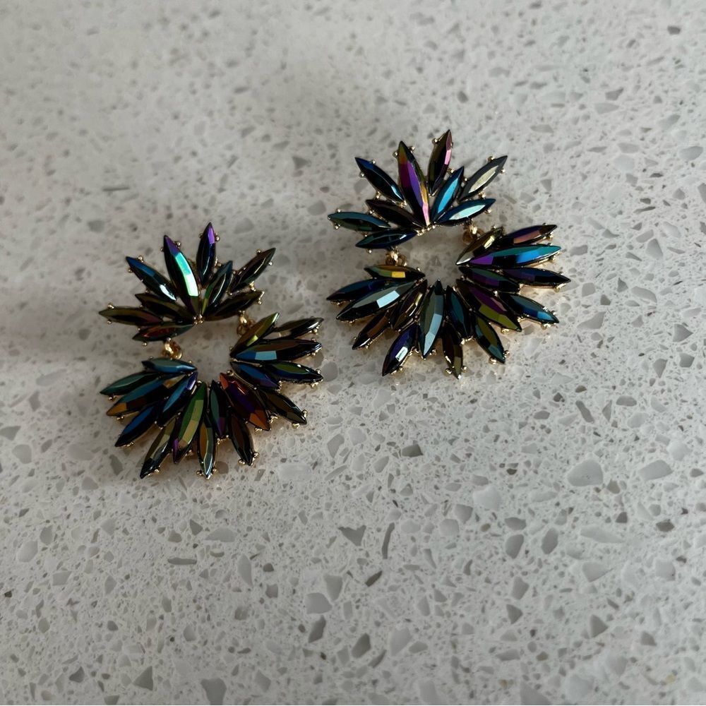 Glamorous Rhinestone Flower‎ Shaped Drop Earrings - Picture 5 of 9